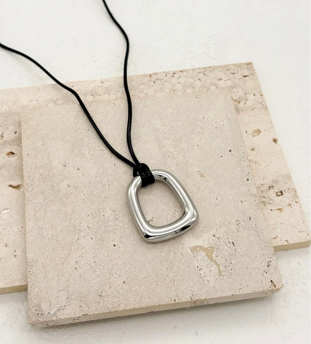 Silver frame necklace
