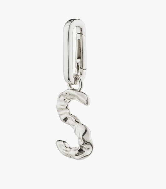 Charm pendant letter S